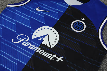 Inter nerazzurro completo con canottiera