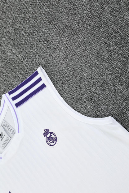 Real Madrid Bianco e Viola completo con canottiera 2025/26