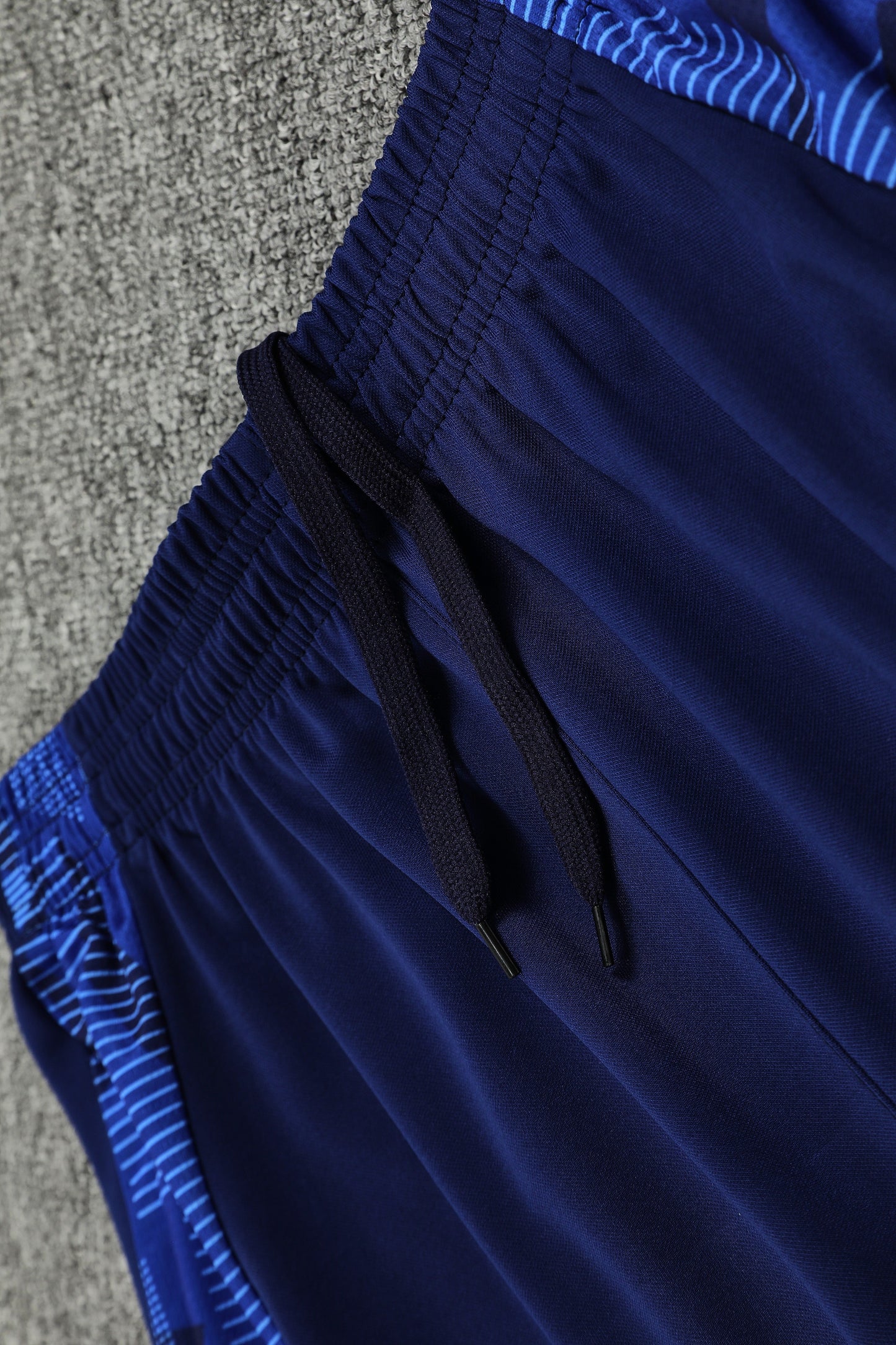 Al Nassr blu completo con canottiera