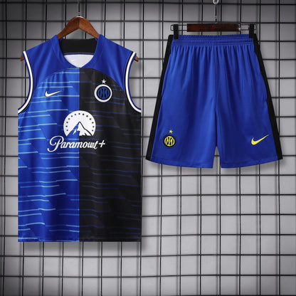 Inter nerazzurro completo con canottiera