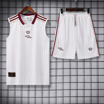 Arsenal completo con canottiera bianco a righe