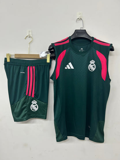 Real completo verde con canottiera