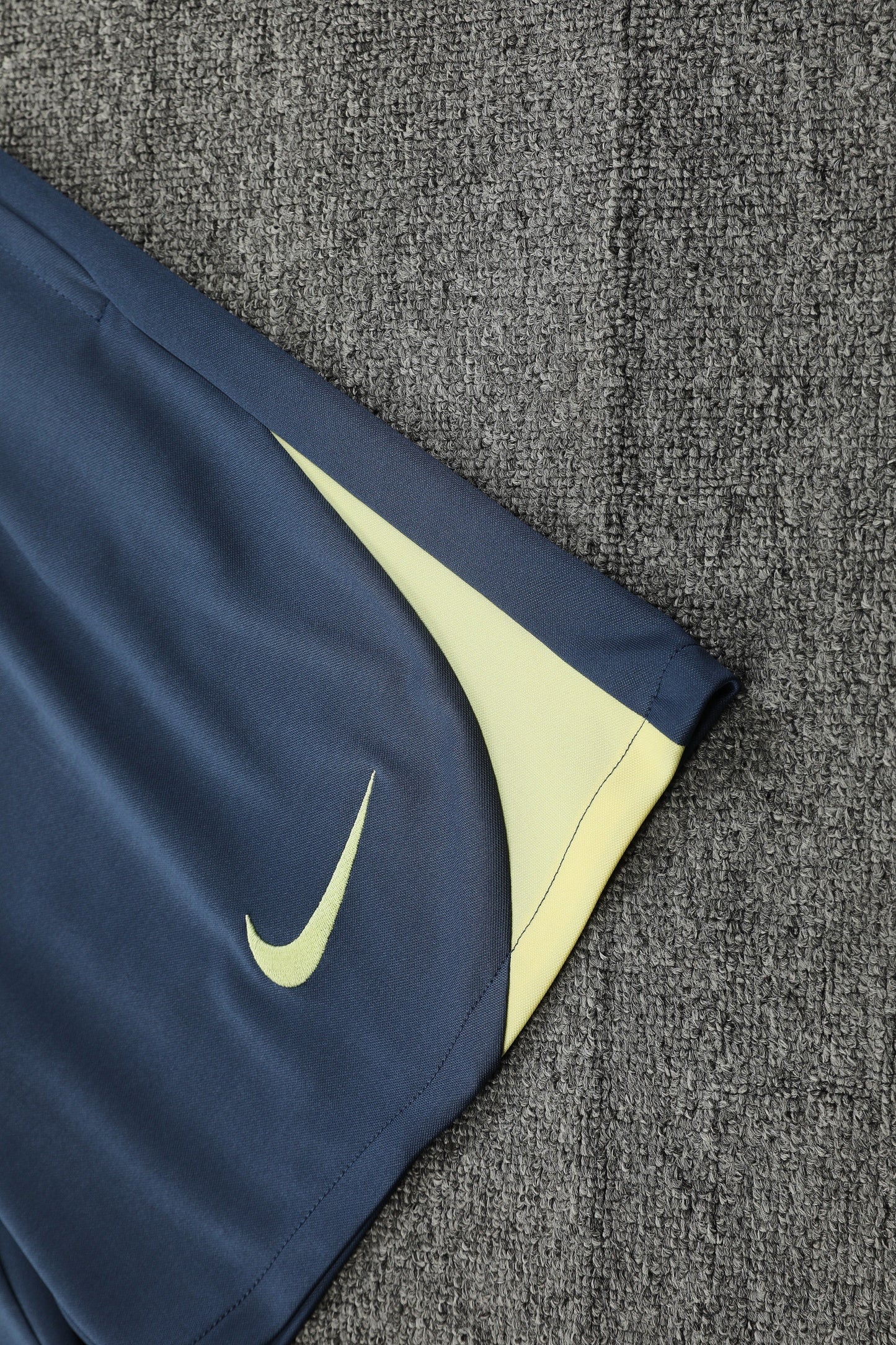 Club America verde completo con canottiera