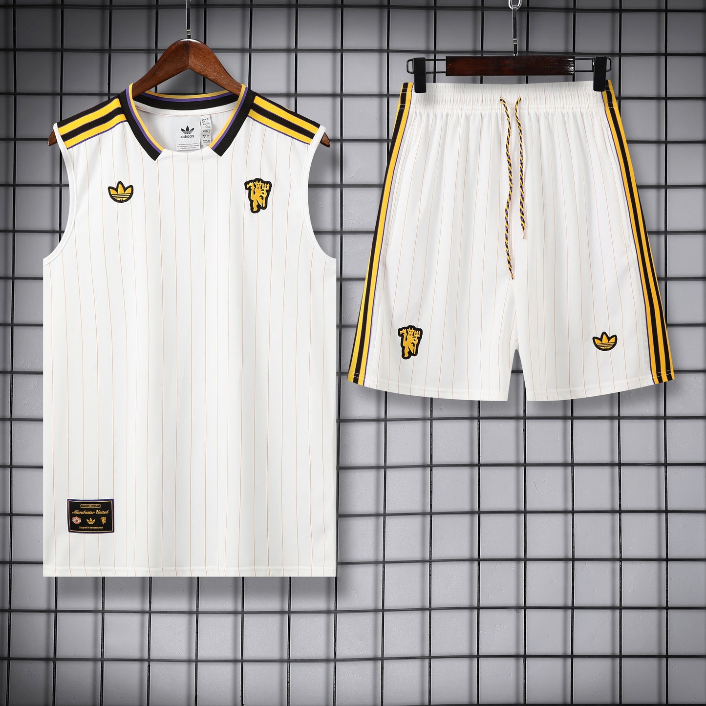 Man United completo con canottiera white yellow