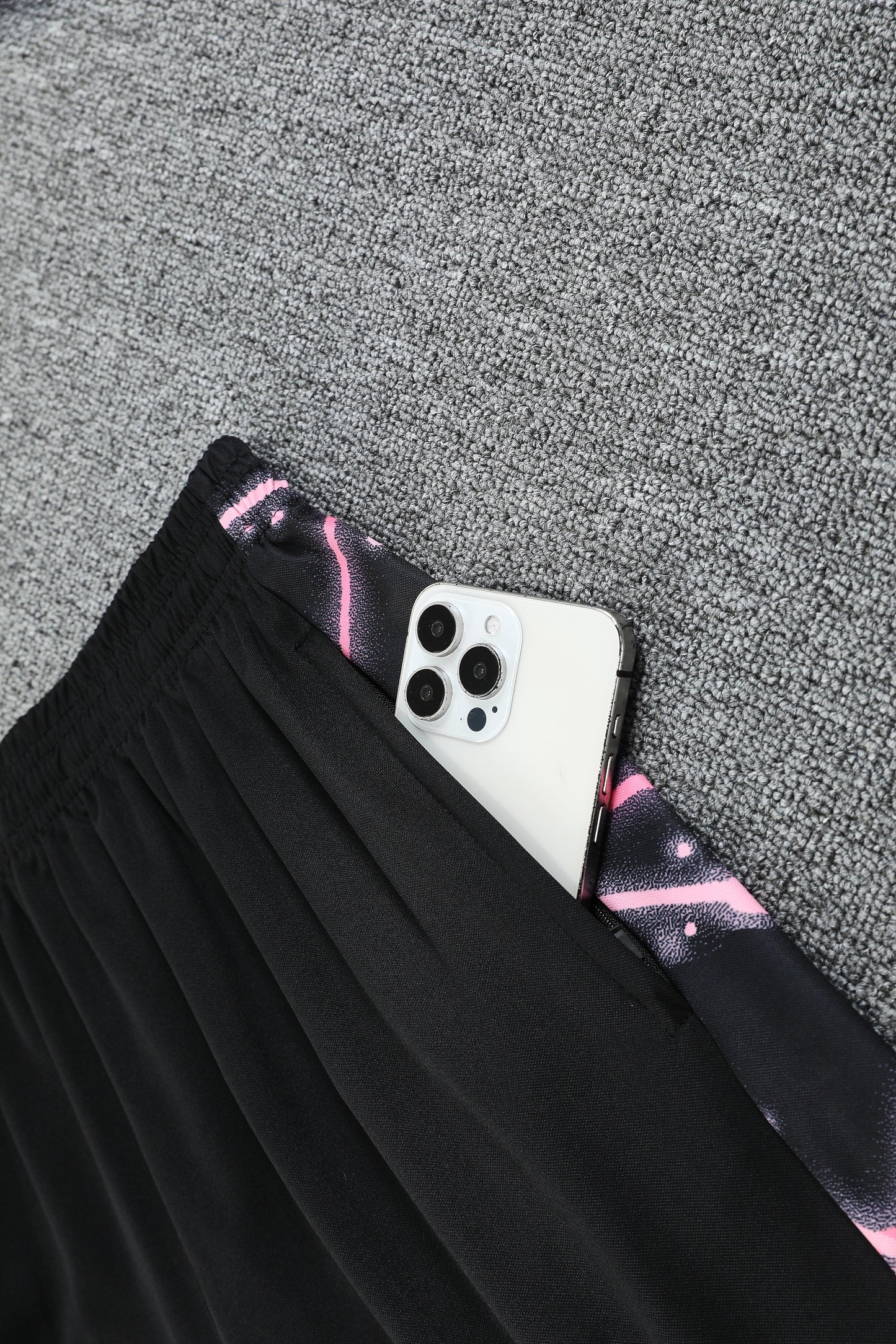 Paris Saint German fantasy nero e rosa completo con canottiera 2025/26