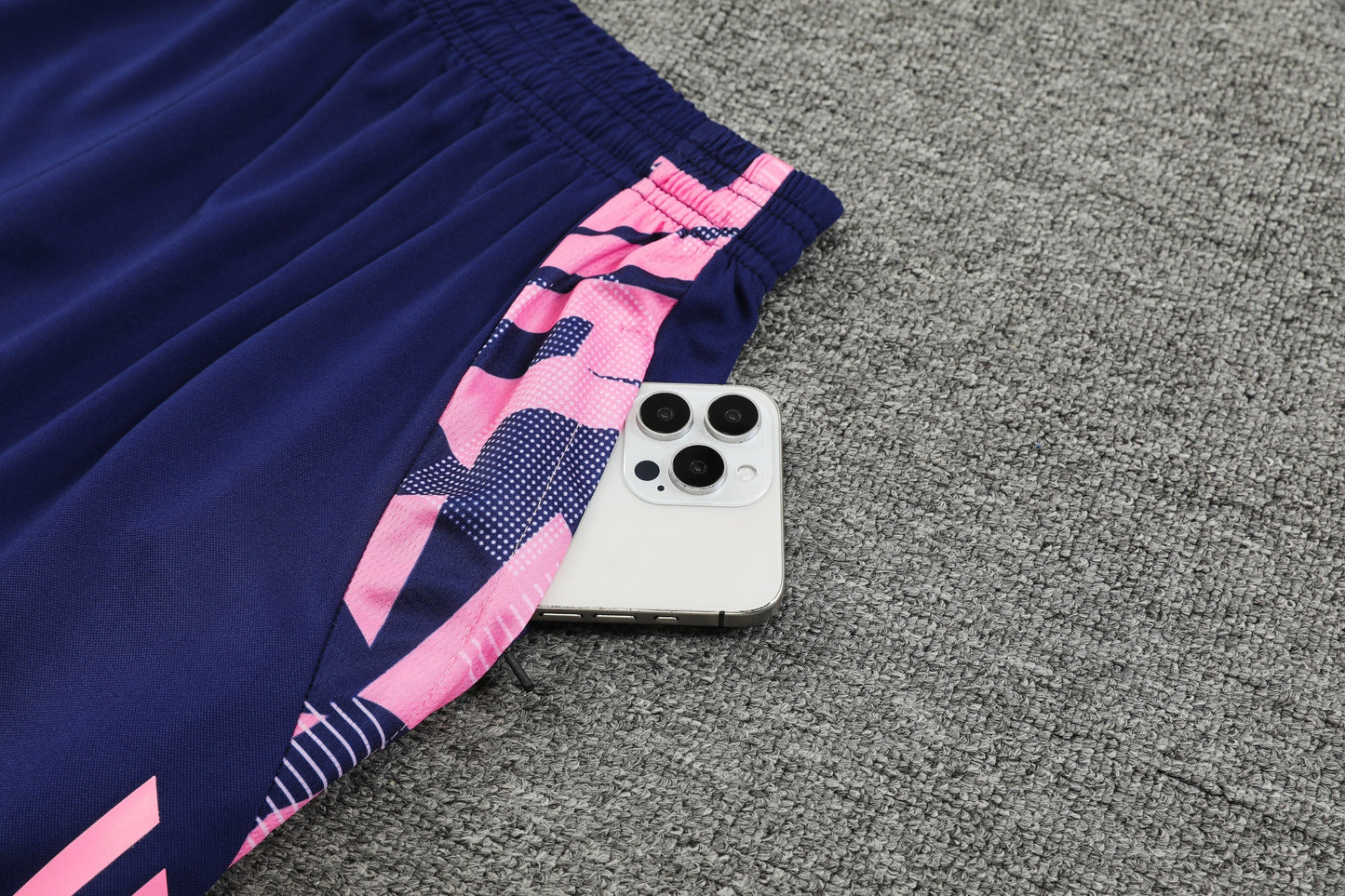 Arsenal Pink & Blu completo con canottiera