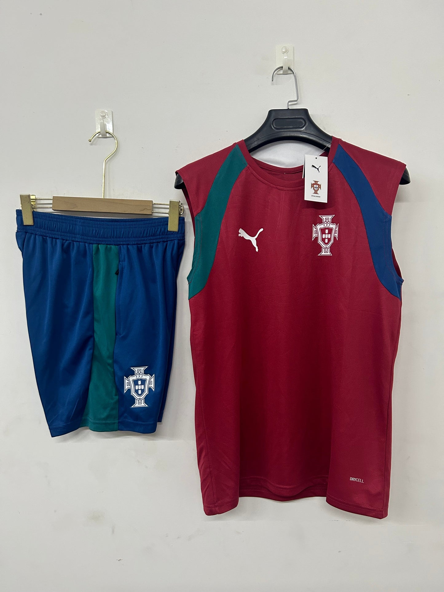 Portogallo rosso completo con canottiera
