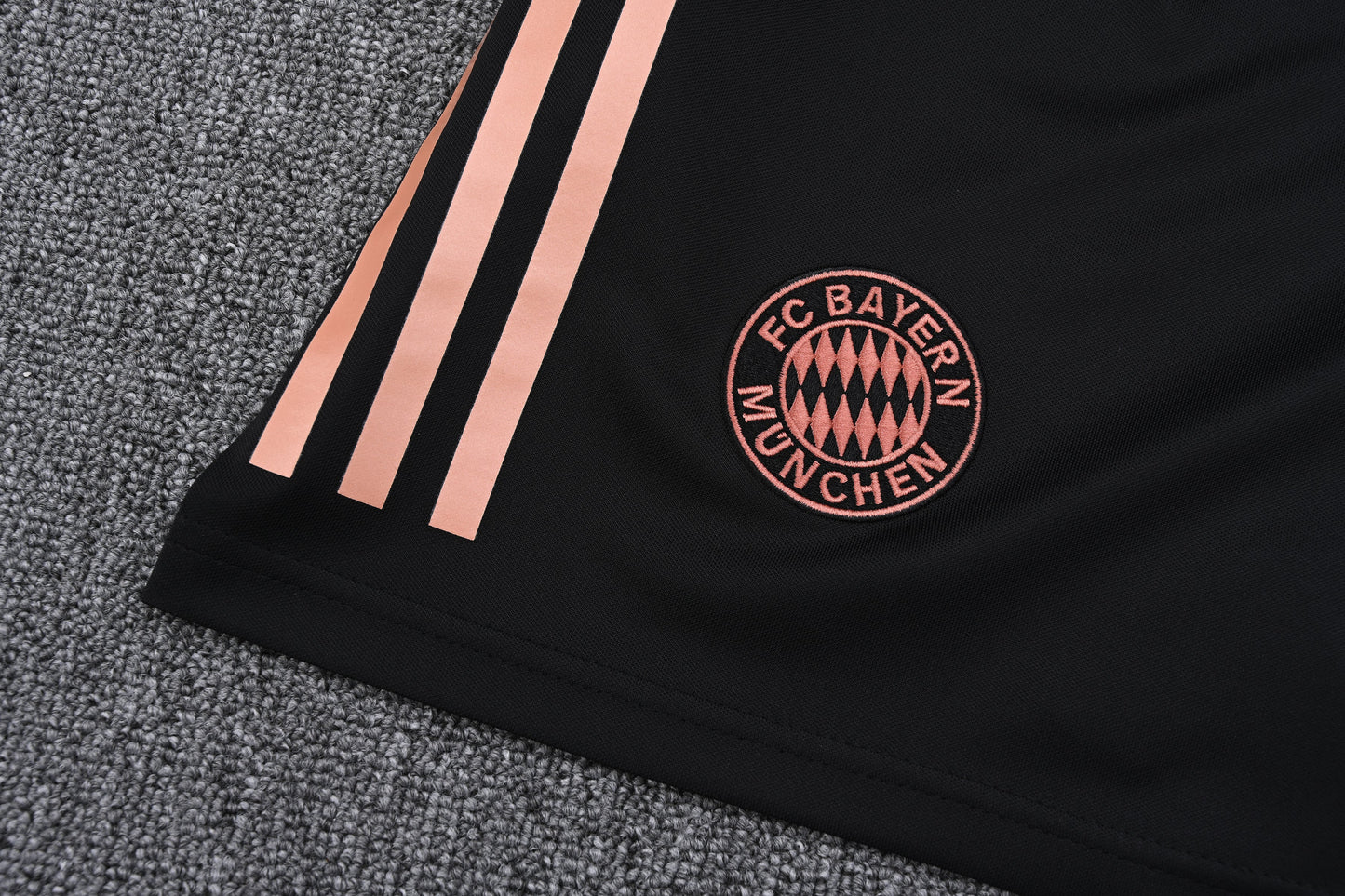 Bayer Monaco fantasy completo con canottiera 2025/26