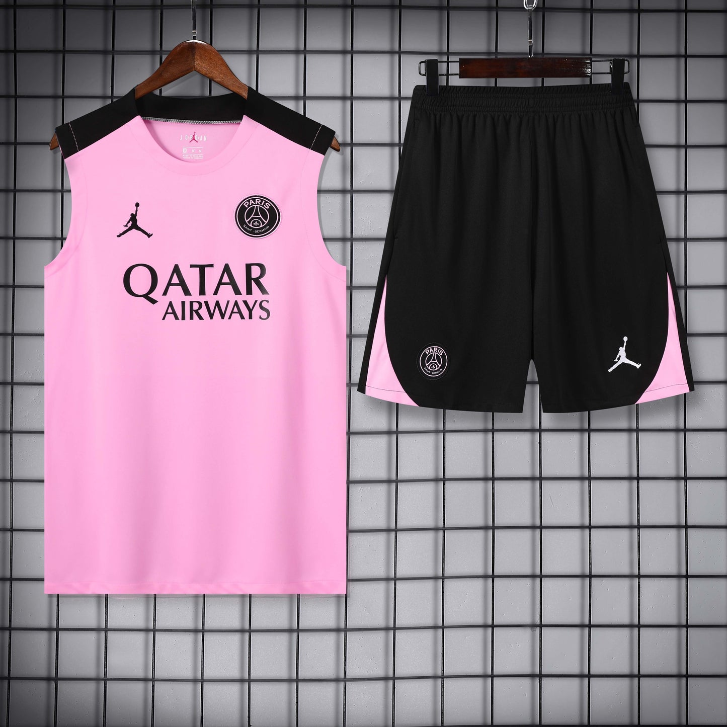 Paris Pink & Black completo con canottiera