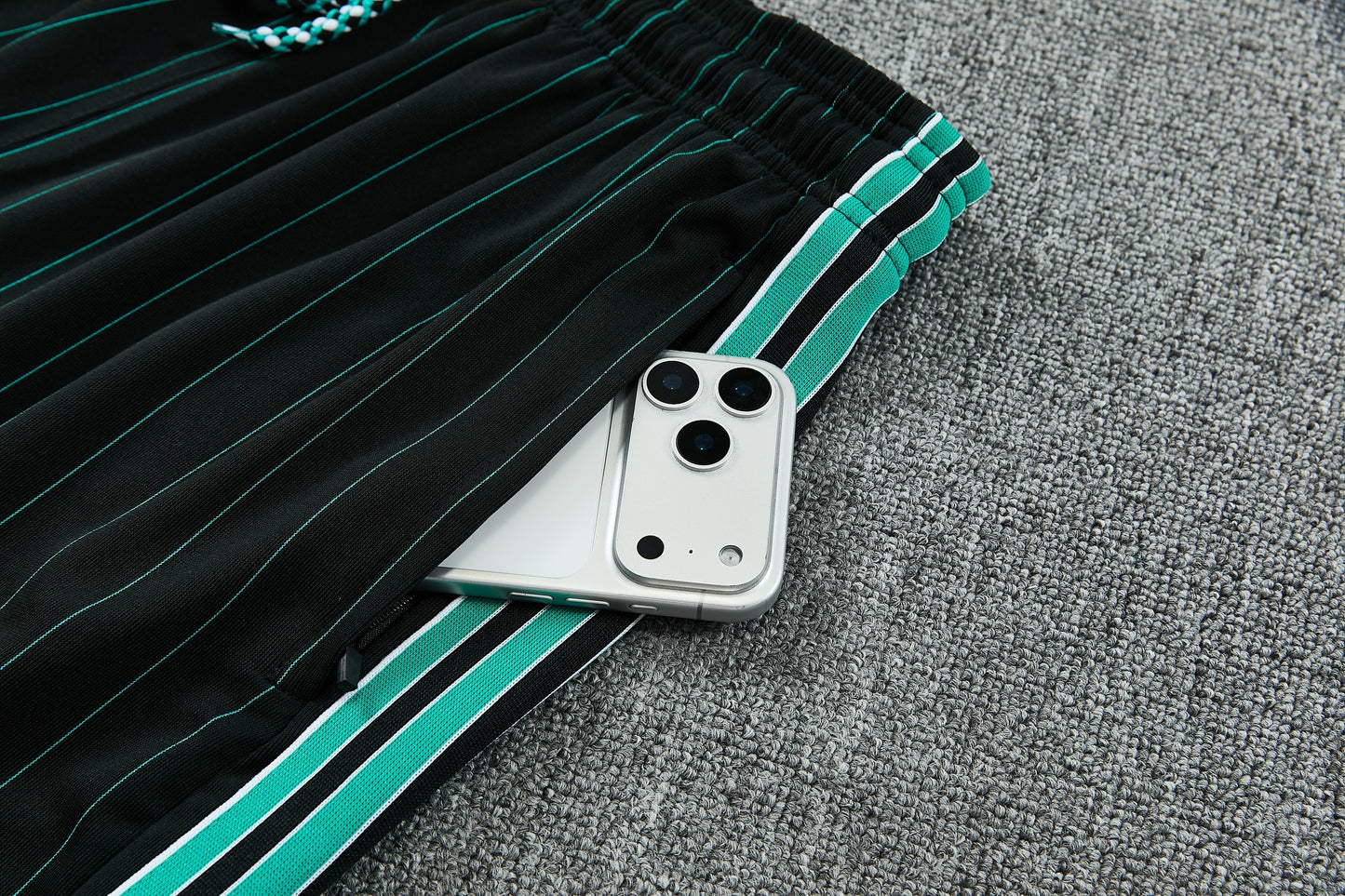 Liverpool completo con canottiera black green