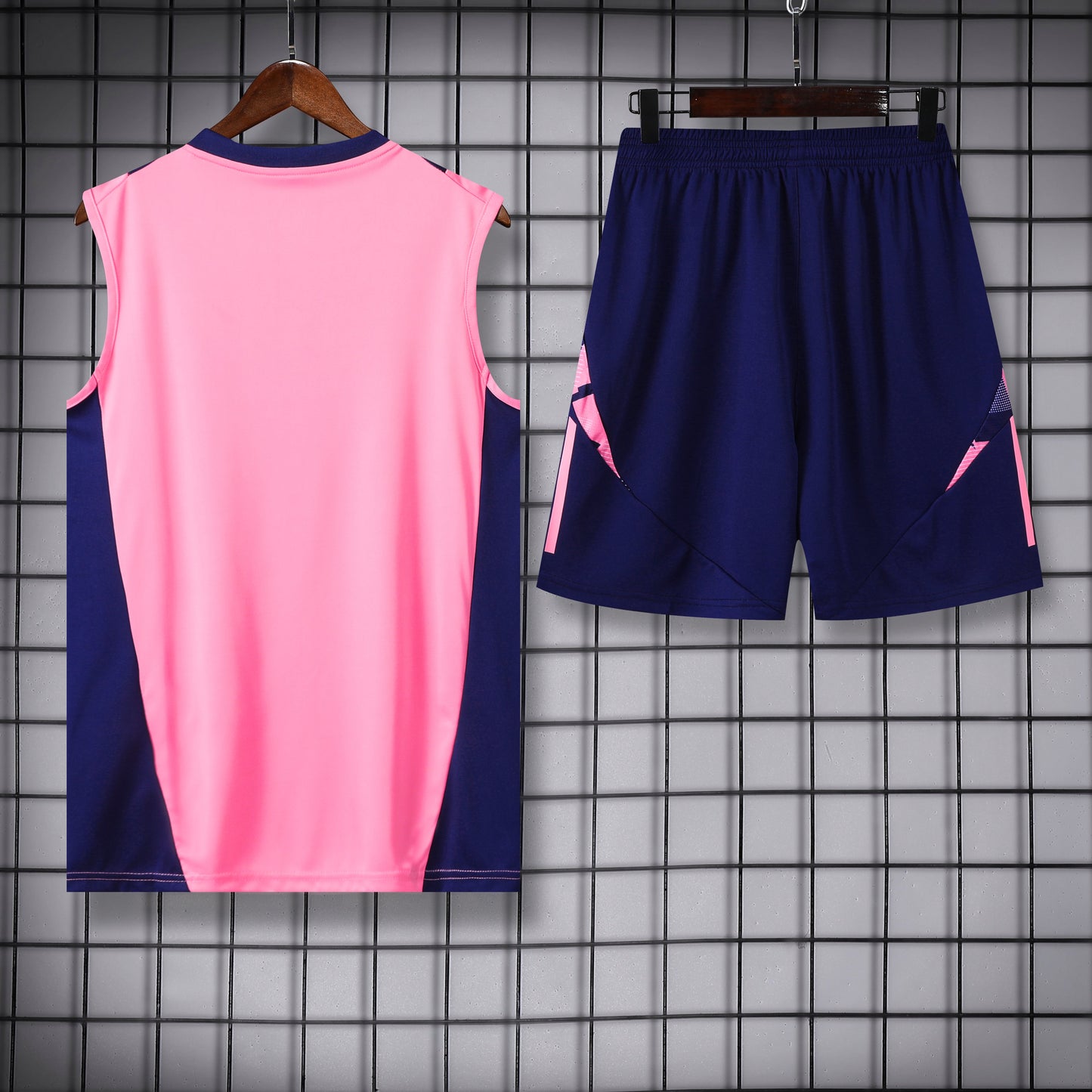 Arsenal Pink & Blu completo con canottiera