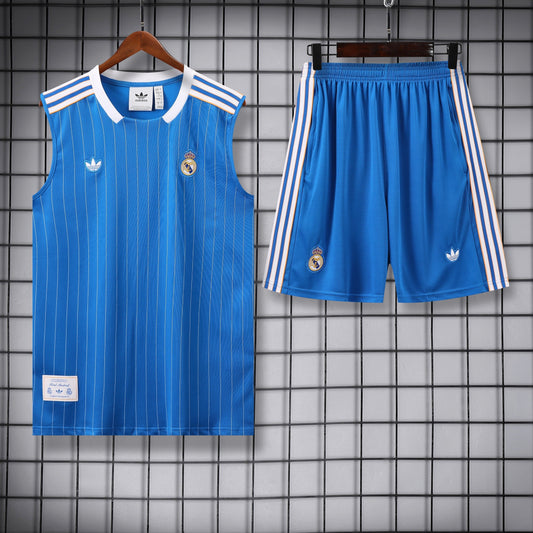 Real Madrid blu rigato completo con canottiera 2026