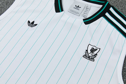 Liverpool completo con canottiera white green