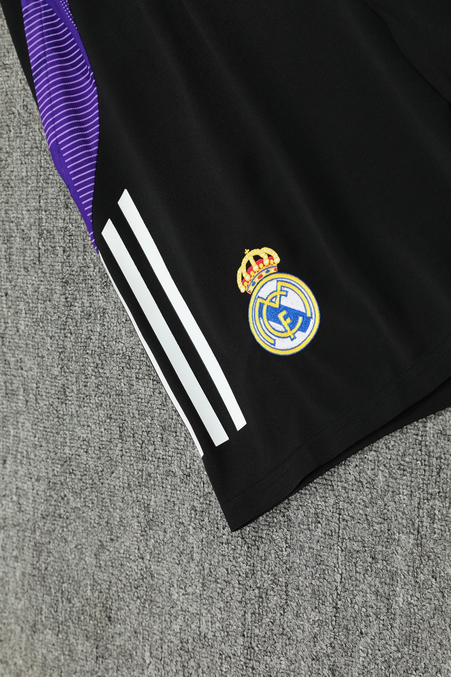 Real madrid black and white completo con canottiera