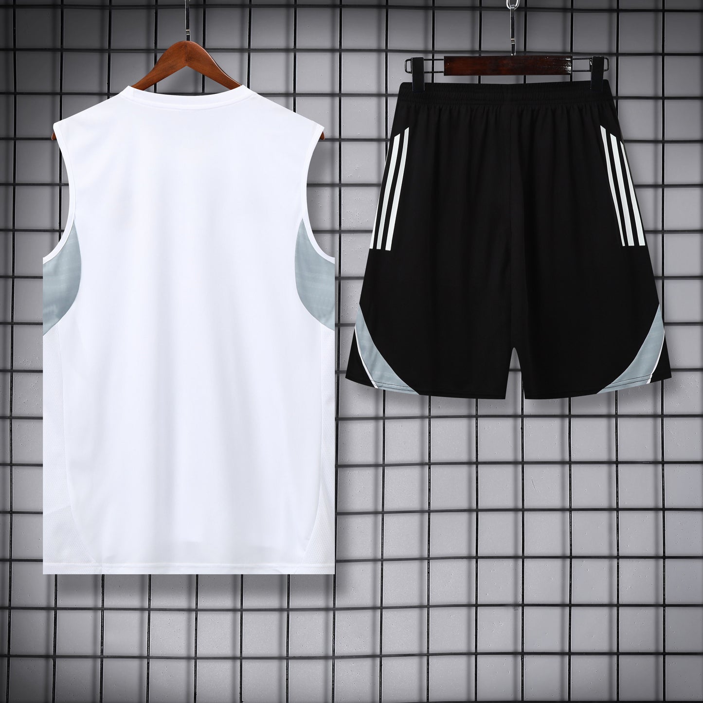 Real Madrid Bianco e Nero completo con canottiera 2025/26