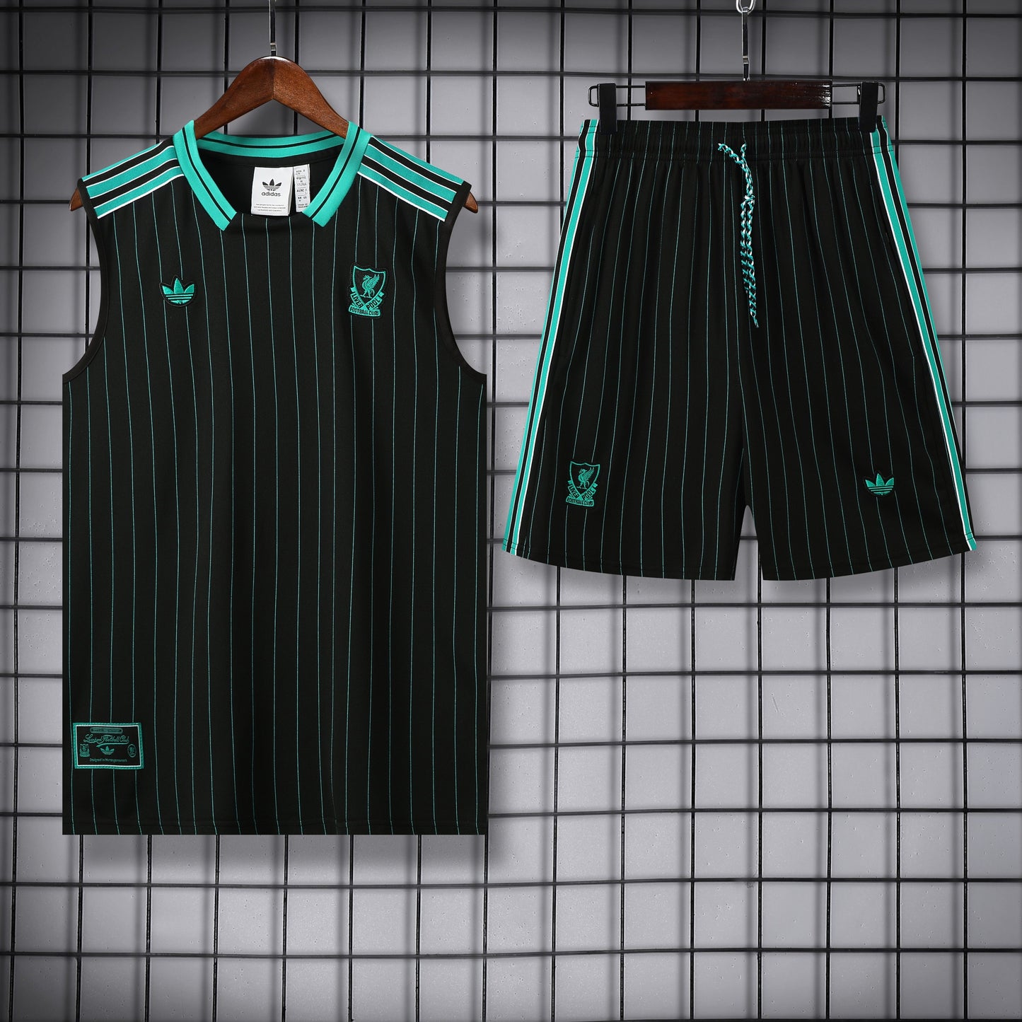 Liverpool completo con canottiera black green